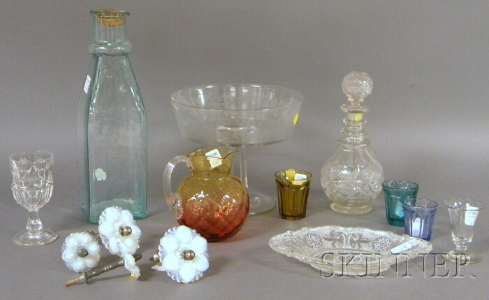 Fifteen Pieces of Assorted Glass including Sandwich lacy dish four
