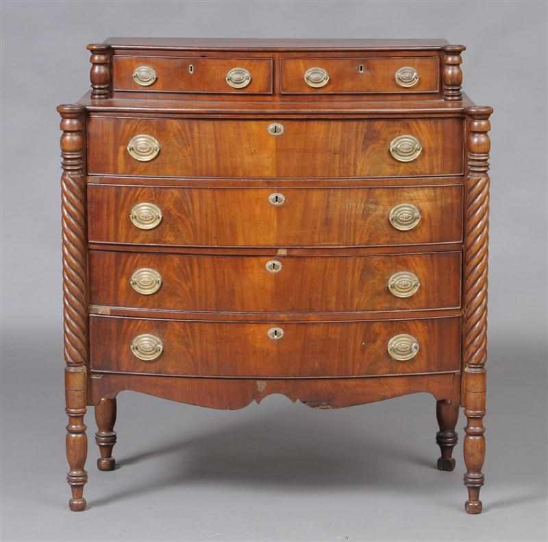 FEDERAL CARVED MAHOGANY BOW FRONTED CHEST OF DRAWERS With two
