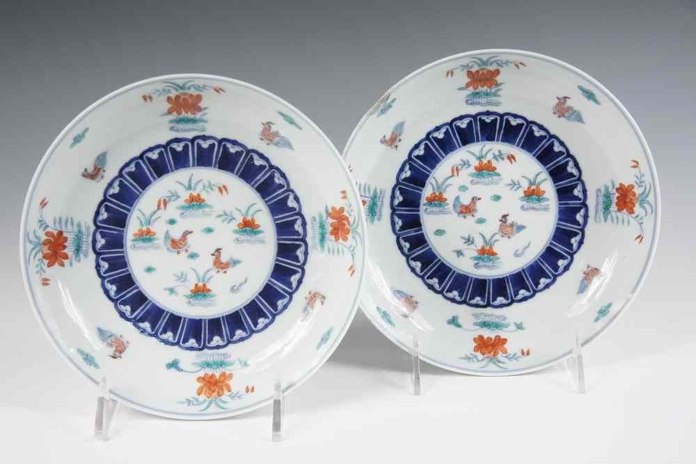PAIR CHINESE PORCELAIN BOWLS Pair Guangxu 1875 1908 Shallow Bowls