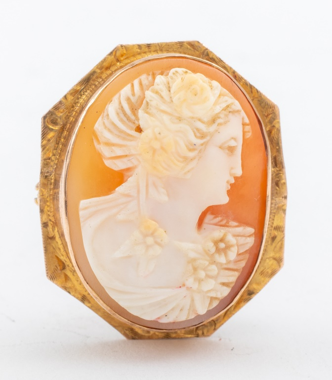 ANTIQUE 10K GOLD CARVED SHELL CAMEO BROOCH Antique late Victorian