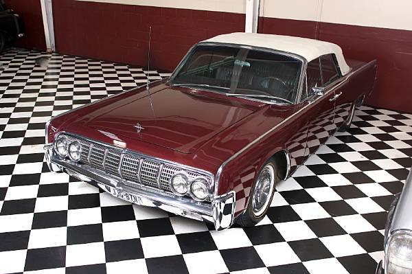 1964 Lincoln Continental Sedan ConvertibleChassis no 4Y86N432110 Lincoln made a