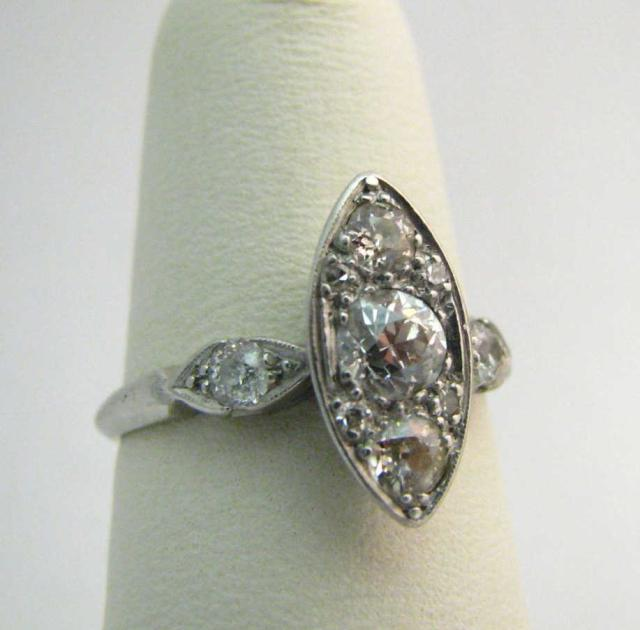 Antique Platinum Diamond Ring approximately 1 0ctw