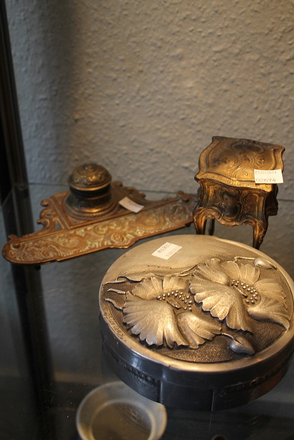 A FRENCH ART NOUVEAU REPOUSSE METAL CIRCULAR BOX and cover
