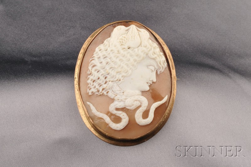 Antique Shell Cameo depicting a classical figure gilt mount 2