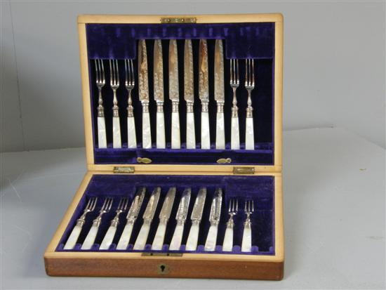 Various silver plate to include a cased fish knife and