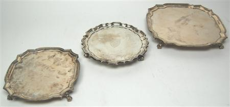 An Edwardian card tray London 1902 of simple shaped circular