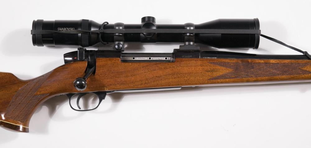 WEATHERBY MARK V BOLT ACTION RIFLE 300 magnum caliber 24