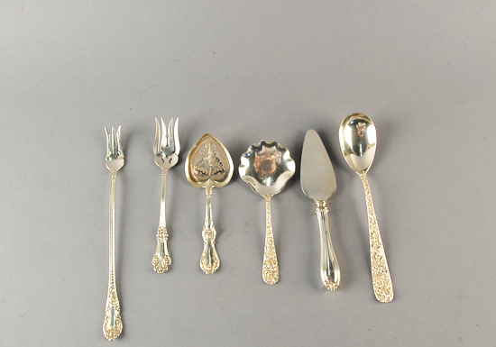 Six Small Sterling Serving Pieces of Flatware an egg spoon