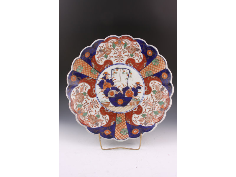 Imari Charger 19th c having a scalloped edge porcelain with