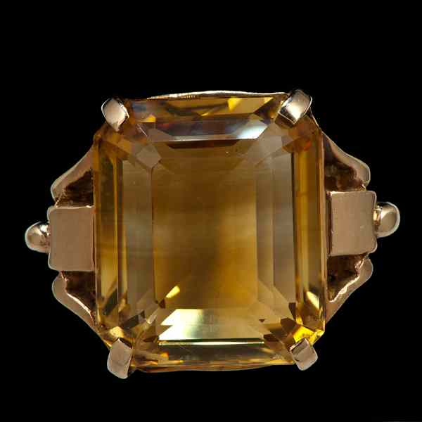 10k Citrine Ring 10k yellow gold and citrine ring containing