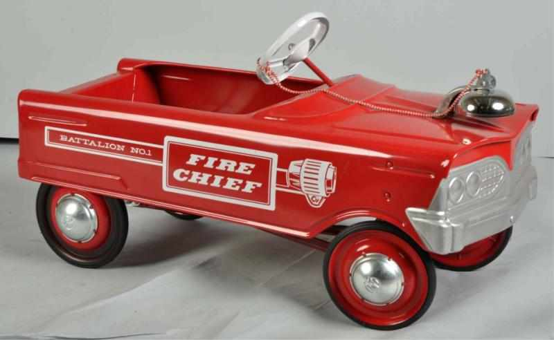 Murray V Front Fire Chief s Car Pedal Toy Description