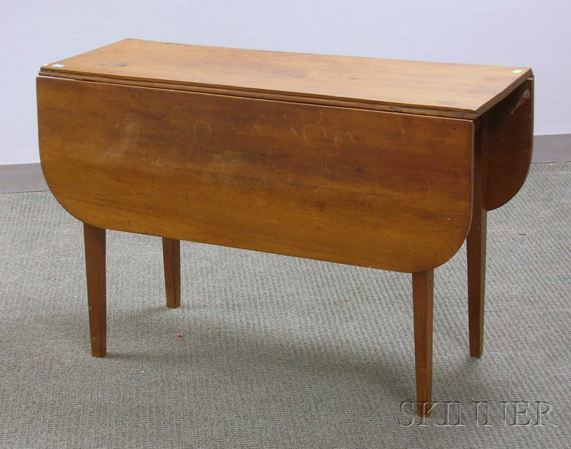 Federal Birch Drop leaf Table ht 28 lg 42 in
