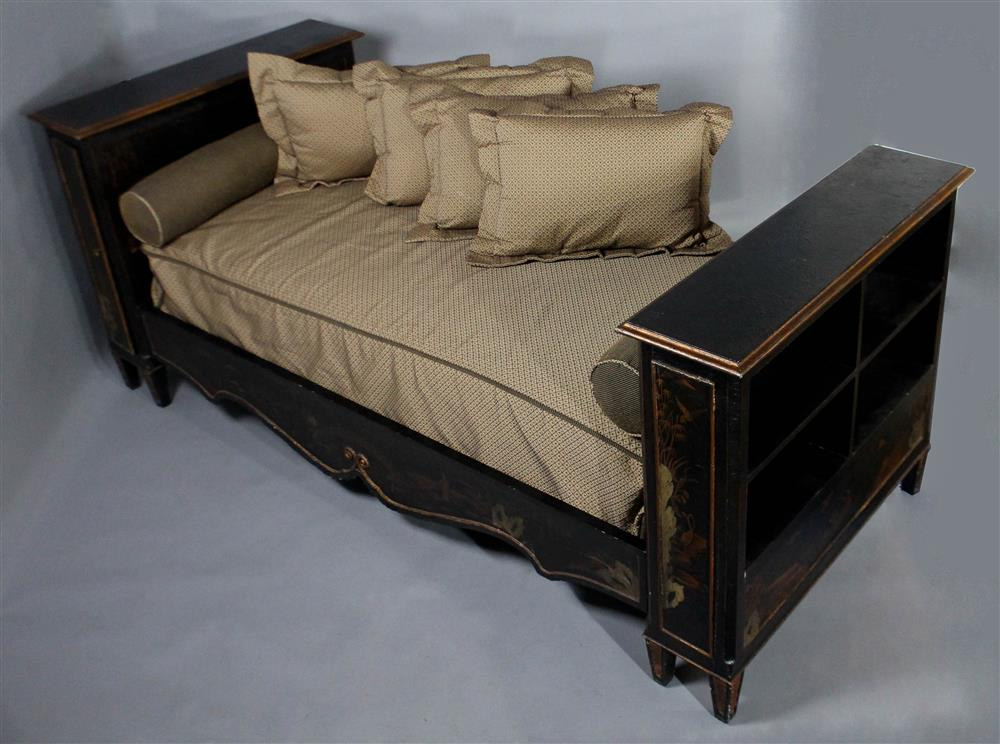 CHINOISERIE DECORATED TWIN DAY BED WITH SOFT FURNISHINGS having a
