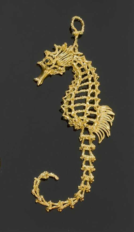 GOLD PENDANT ca 1950 Yellow gold 750 28g Very decorative