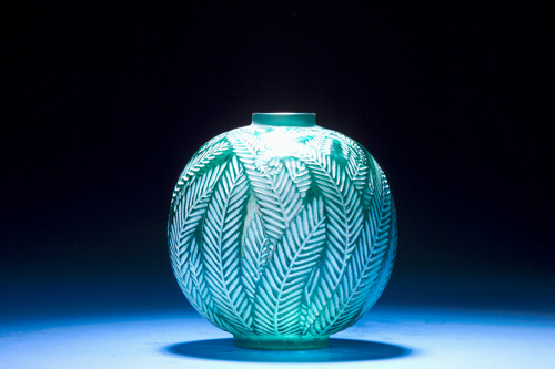 R LALIQUE Vase Palmes green with white patina ca 1923