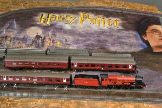 7 HARRY POTTER ELECTRIC TRAIN SETMade by Marklin including 7
