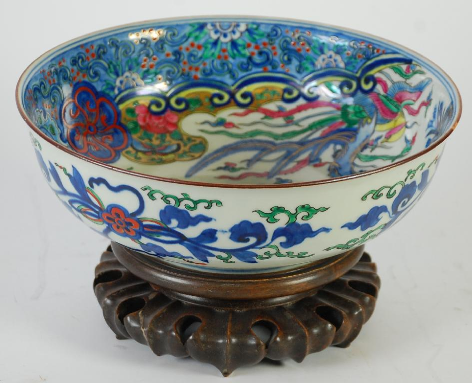 JAPANESE ENAMELLED PORCELAIN BOWL shallow footed form outlined and washed