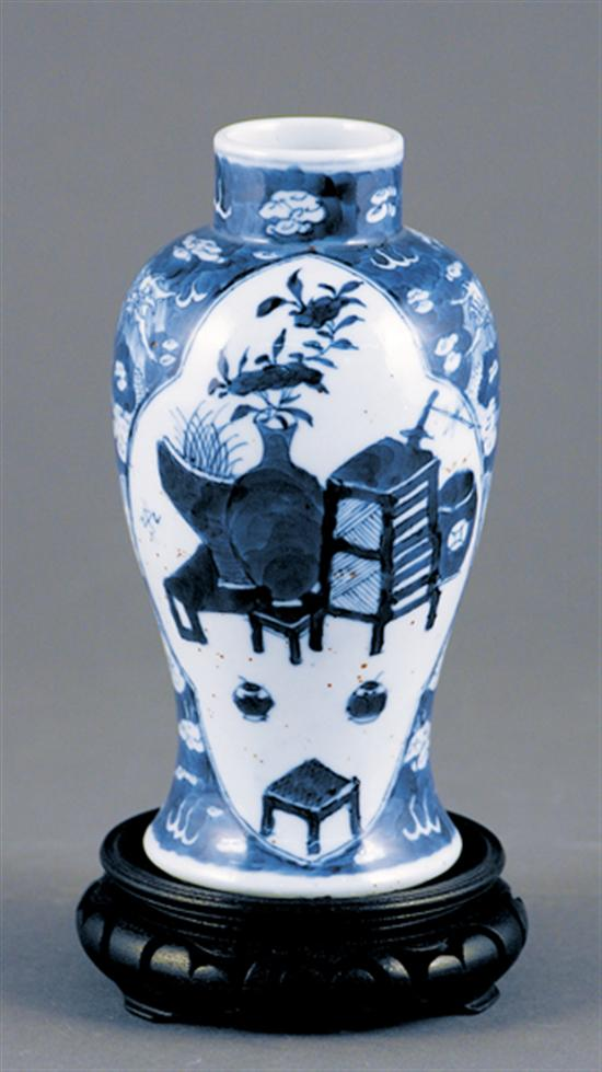 Chinese Export porcelain vase circa 1796 1820balustrade form painted on
