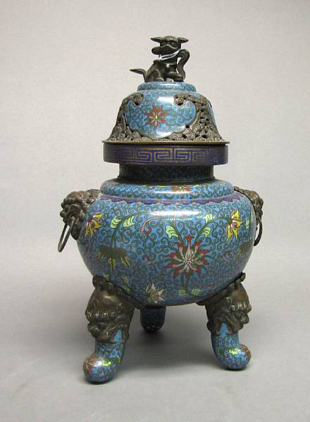 Late Qing Republic Period With a turquoise ground surrounding a