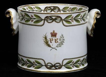 SPODE PORCELAIN ARMORIAL CYLINDRICAL CACHE POT The rope tied berried