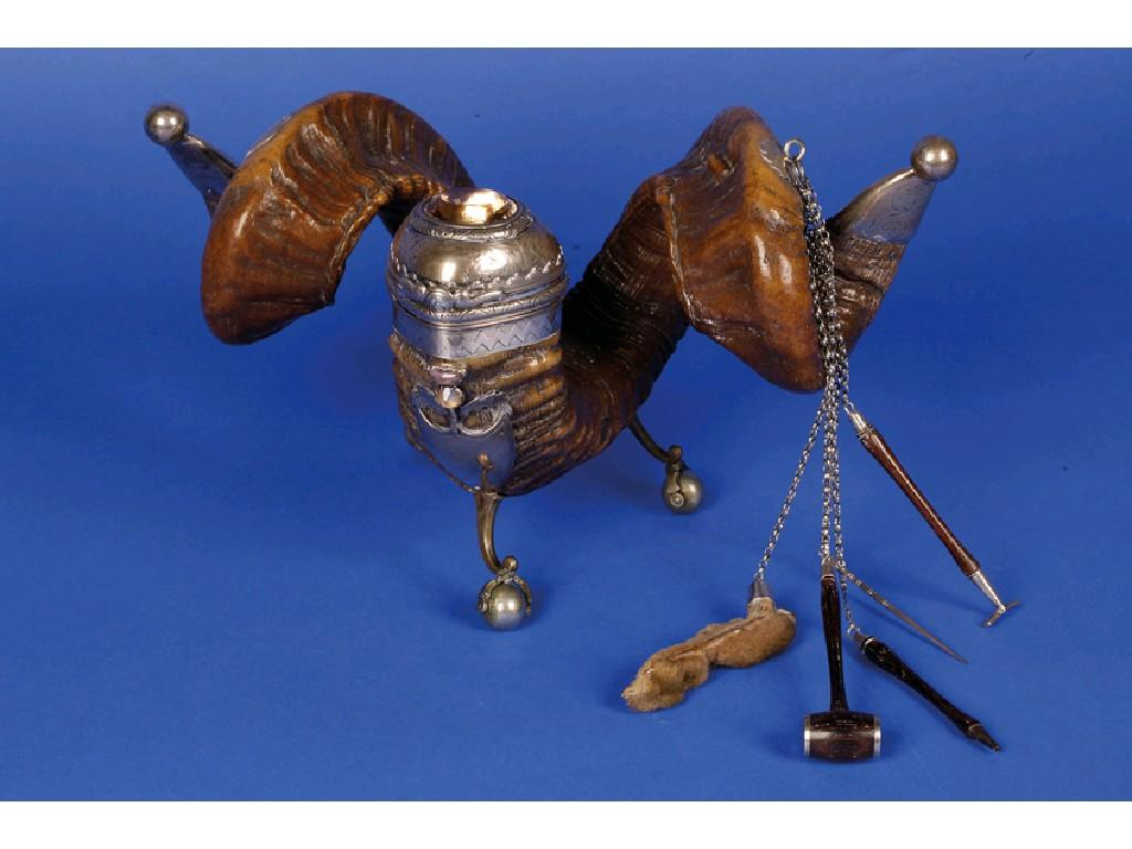 A SCOTTISH SILVER MOUNTED RAMS HORN SNUFF MULL applied with