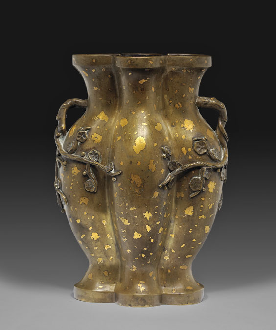 TALL GOLD SPLASHED BRONZE VASE Tall and antique Chinese bronze