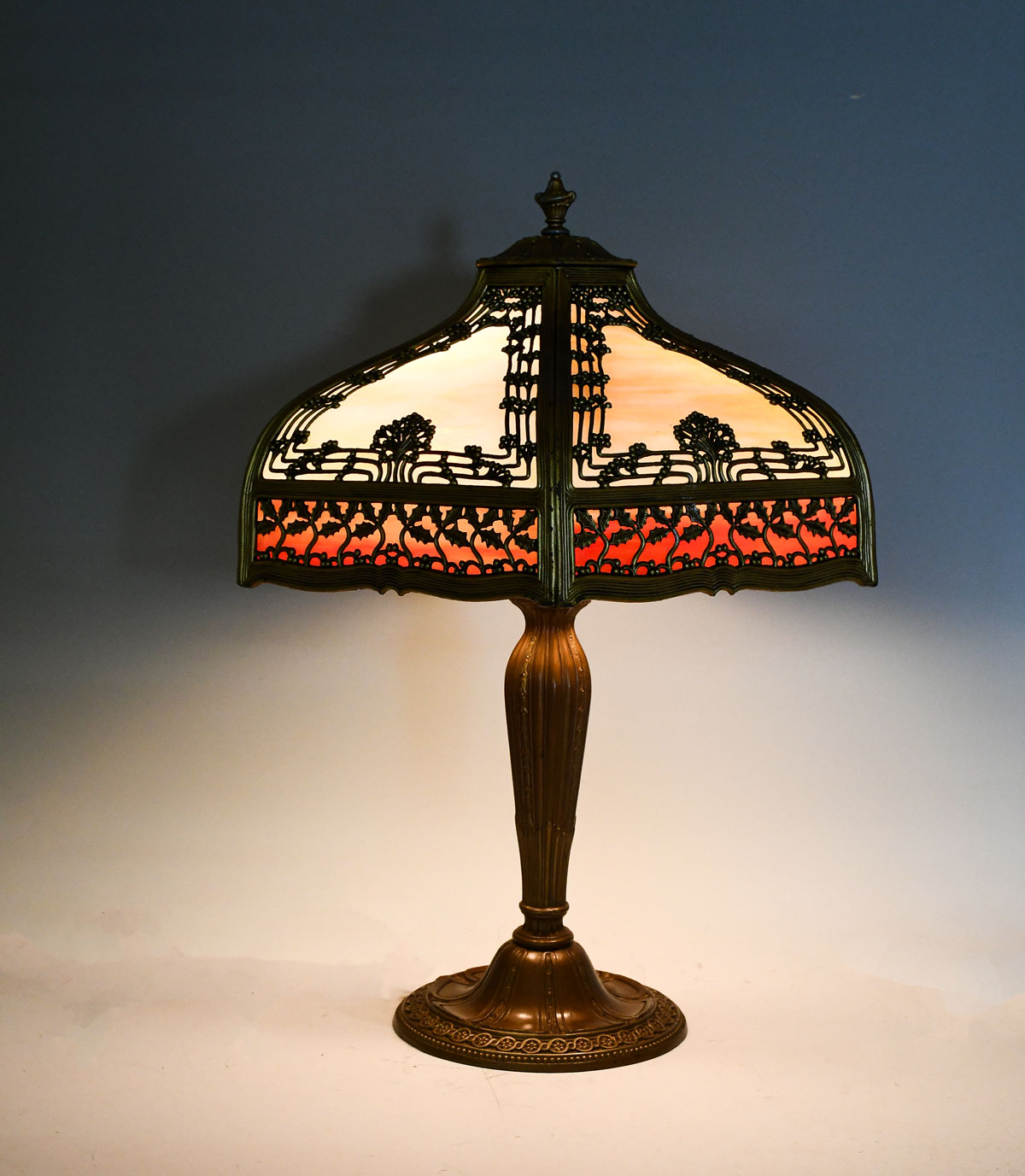 STAINED GLASS BENT PANEL FILIGREE LAMP Hexagonal bent panel slag