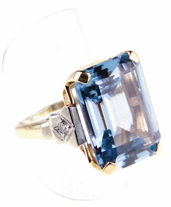Topaz and diamond cocktail ring 20x15x8mm blue topaz flanked by