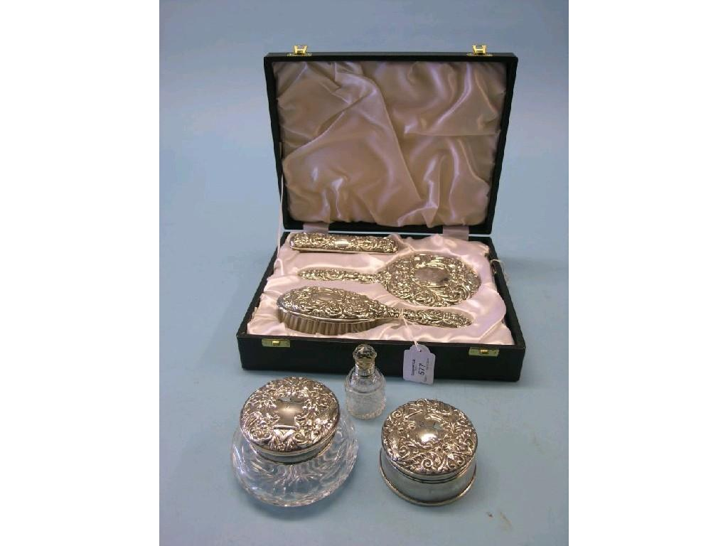 Silver dressing tableware consisting of a jewellery box powder jar