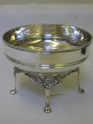 AN EDWARDIAN SWEETMEAT DISH ON STAND of circular form with
