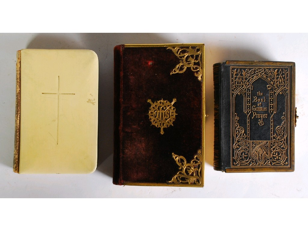 VICTORIAN BOOK OF COMMON PRAYER bound in purple velvet with
