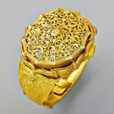 ELABORATE GOLD MOURNING BRACELET 1848 Hinged web shaped ornament pierced