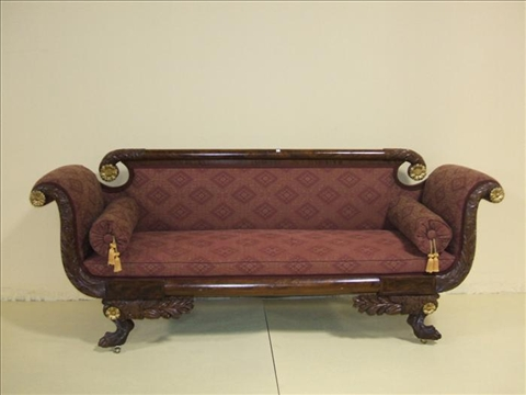 AMERICAN CLASSICAL GILT AND CARVED MAHOGANY SOFA Early 19th c