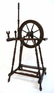 19th Century Spinning Wheel 19th Century Spinning Wheel With finely