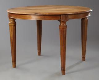 French Louis XVI Style Carved Walnut Dining Table early 20th