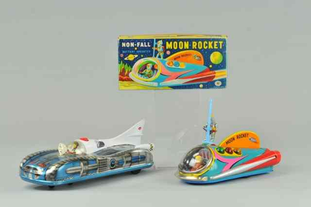 MOON ROBOT Masudaya Japan lithographed tin colorful pattern features astronaut
