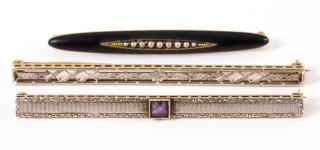 1 18K yellow and white gold bar pin with etched