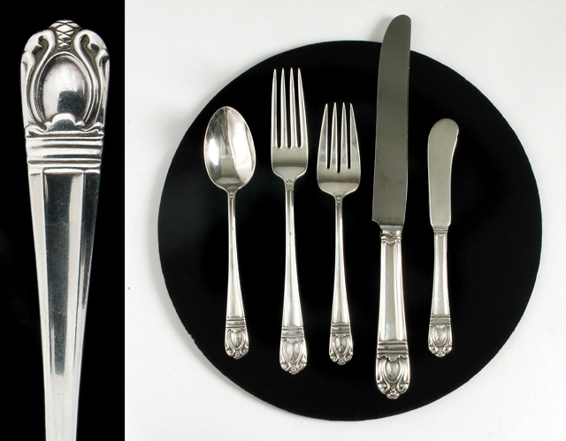 INTERNATIONAL STERLING SILVER FLATWARE SET 44 pieces in the Sonja