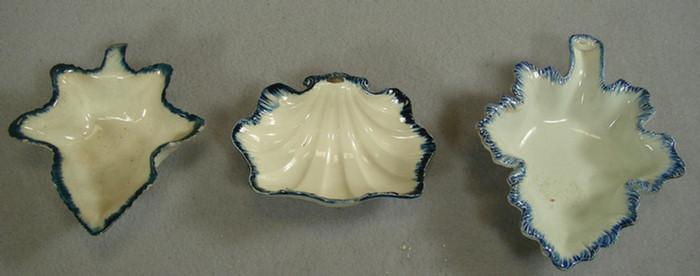 2 Leeds creamware blue featheredge leaf dishes with a footed
