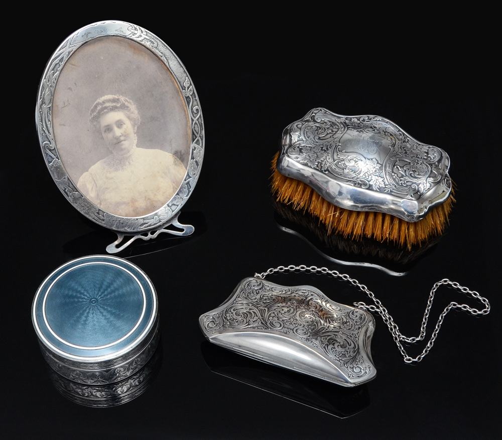 COLLECTION OF SILVER OBJETS DE VERTU 4 pieces total to