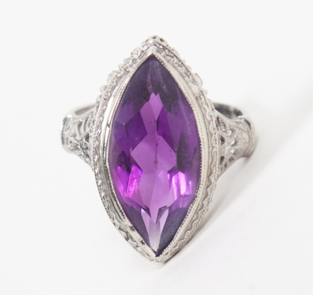Lady s K white gold and amethyst ring faceted marquise