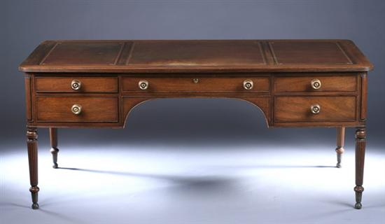 REGENCY STYLE MAHOGANY EXECUTIVE DESK 20th century Kittinger With three