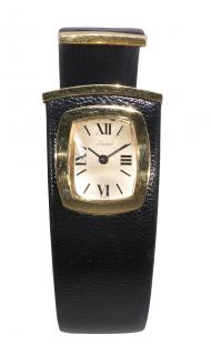 Lady s Laykin Co 18k yellow gold wristwatch Lady s