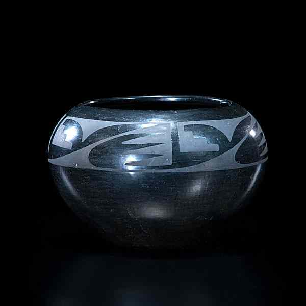 Maria Martinez San Ildefonso Blackware Bowl tapered base with shoulder