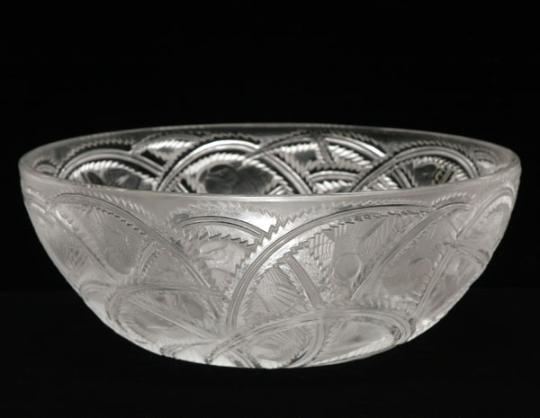 Lalique French Pinsons art glass bowl surface decorated with avian