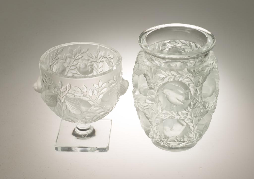 LALIQUE PEDESTAL BOWL frosted and moulded with small birds amongst