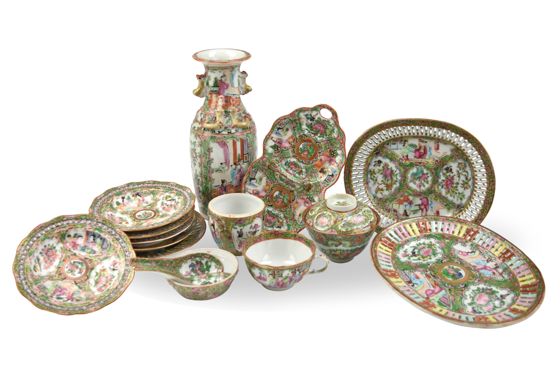 Chinese late Qing Dynasty group of Chinese porcelain Cantonese plates