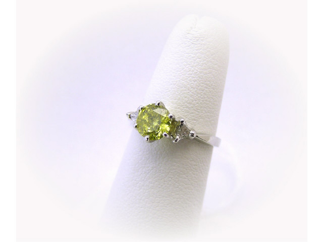 14K white gold 1ct yellow diamond ring 50 ct trillion