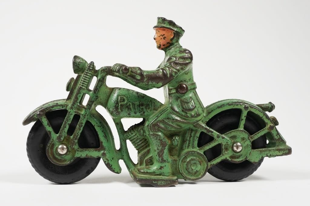 Hubley cast iron Harley Davidson Patrol police motorcycle with policeman
