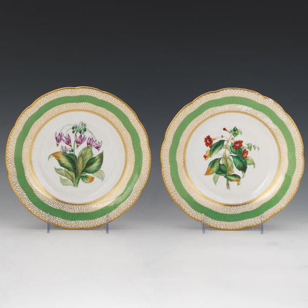 PAIR OF ANTIQUE SPODE PORCELAIN FOOTED CAKE PLATES CA 19TH